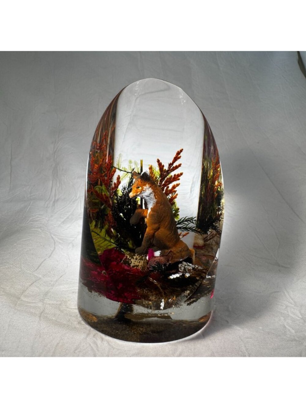 Vintage Lucite Paperweight Woodland Fox Hand-Painted Encased Art Decor Canada - Picture 4 of 8